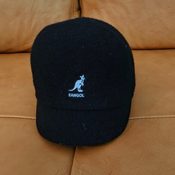 Kangol Wool Flexfit Cap – Black – Classic Streetwear Hat - Picture 1 of 4